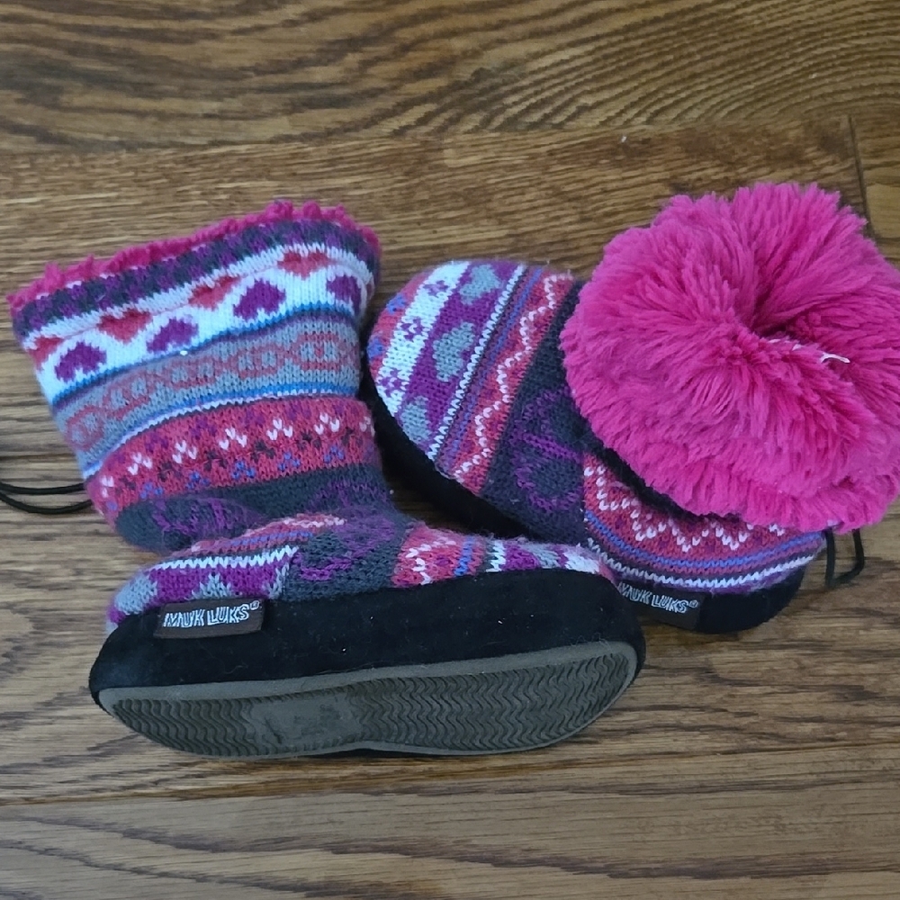 Girls' Mukluks Vibrant Nordic Patterned Slippers with Fluffy Interior